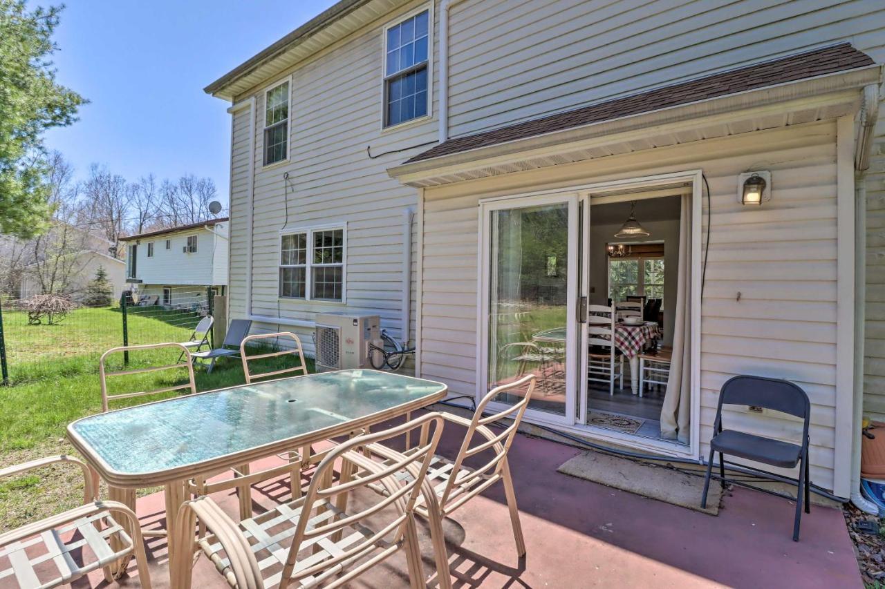 Colonial House In Quiet Area Near Camelback Resort Pocono Summit Exterior photo