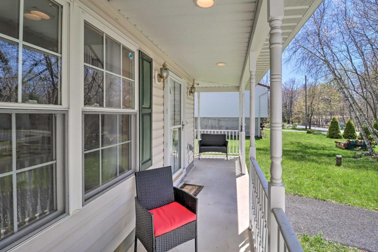 Colonial House In Quiet Area Near Camelback Resort Pocono Summit Exterior photo